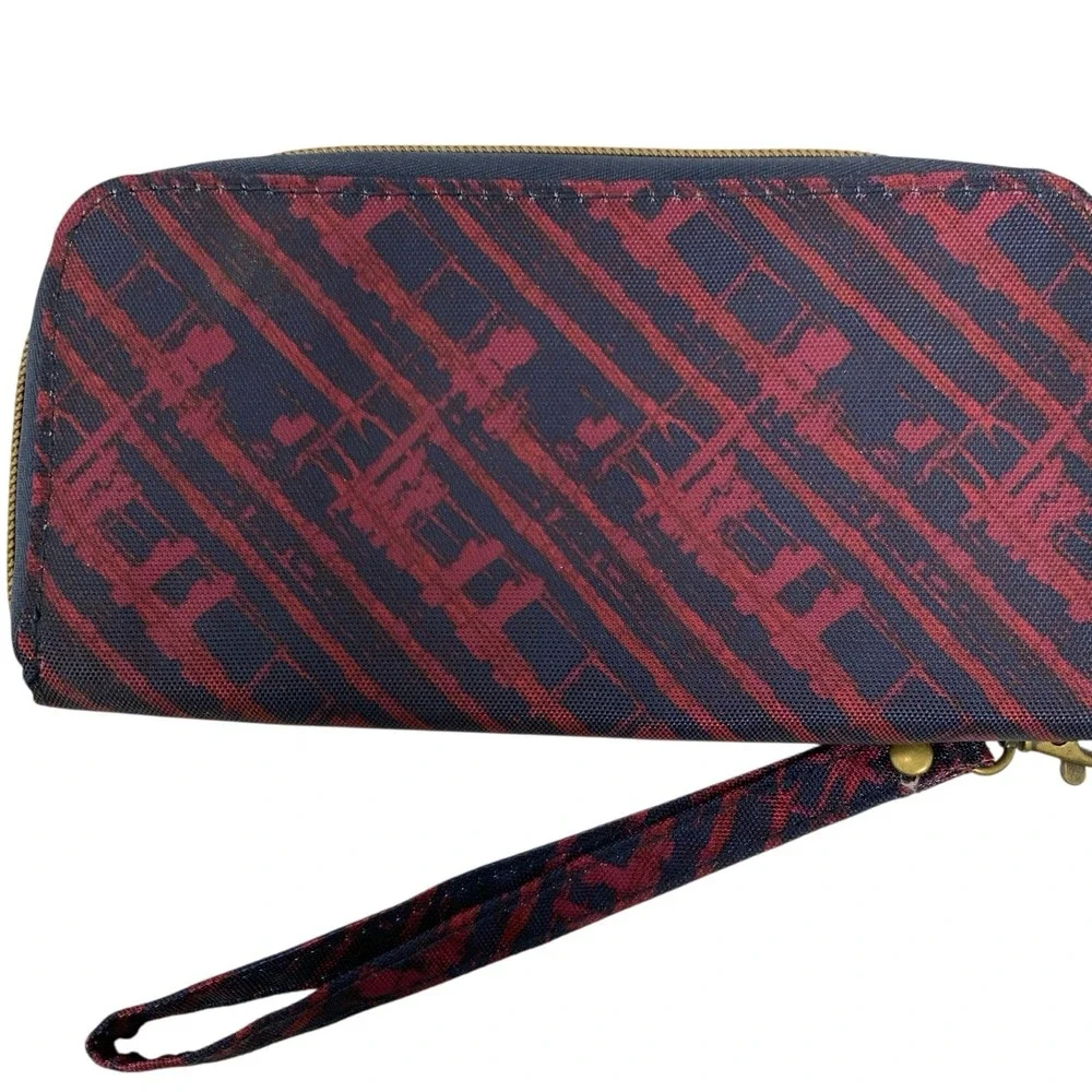 Travelon Wallet RFID Blocking Clutch Wristlet Red & Blue Art‎ Pattern Zip Around